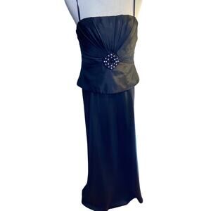 Jessica Howard long black dress